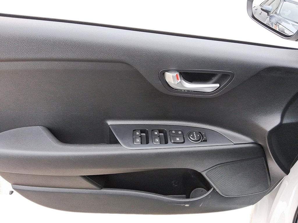 2023 Kia Rio (5) LX+ IVT in Stratford, Ontario - 12 - w1024h768px