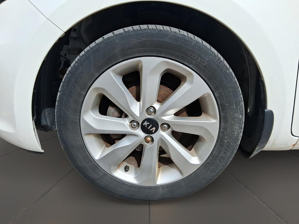 2017 Kia Rio5 EX Special Edition in Stratford, Ontario - 7 - w1024h768px