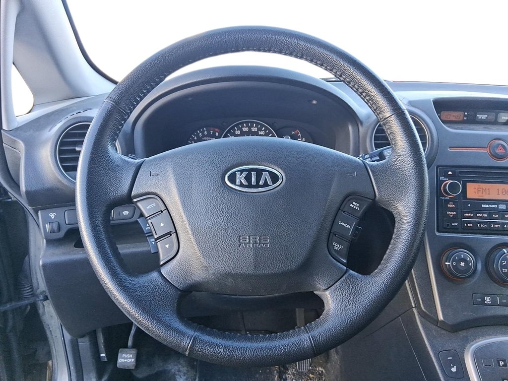 2009 Kia Rondo EX (5-seater) in Stratford, Ontario - 12 - w1024h768px