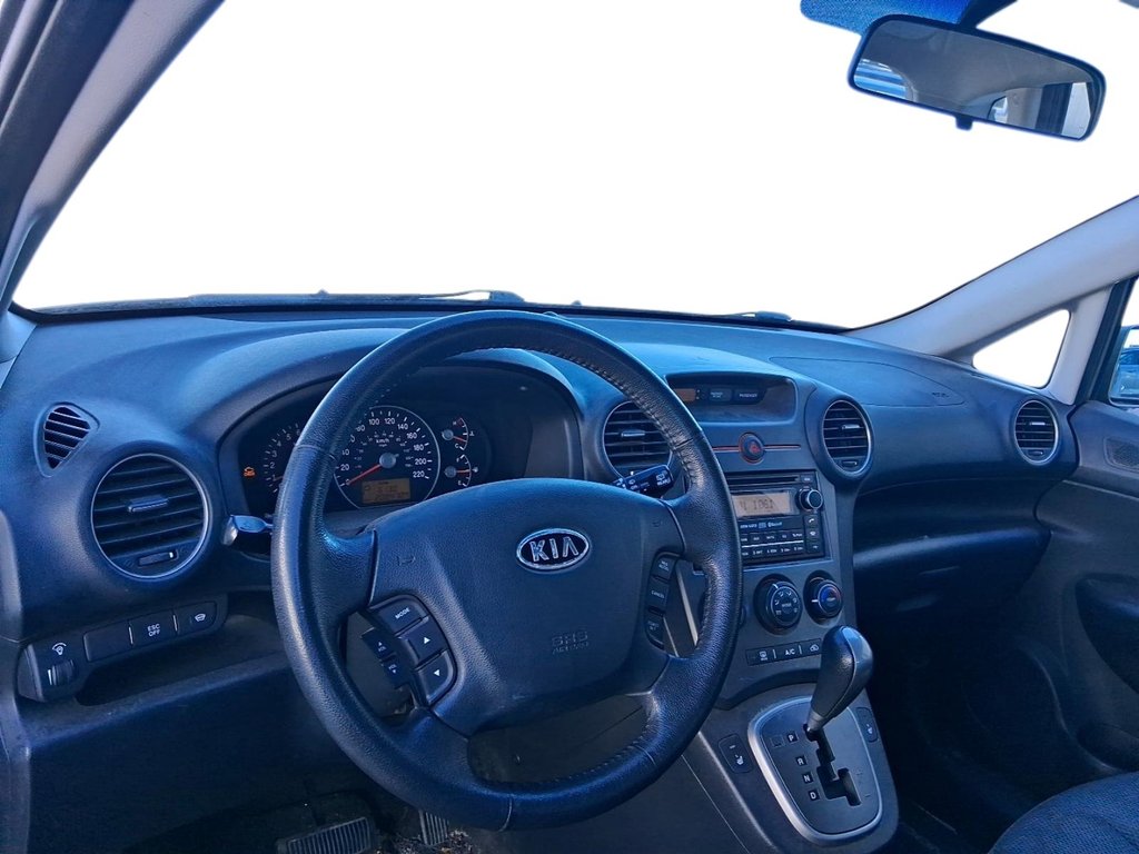 2009 Kia Rondo EX (5-seater) in Stratford, Ontario - 10 - w1024h768px