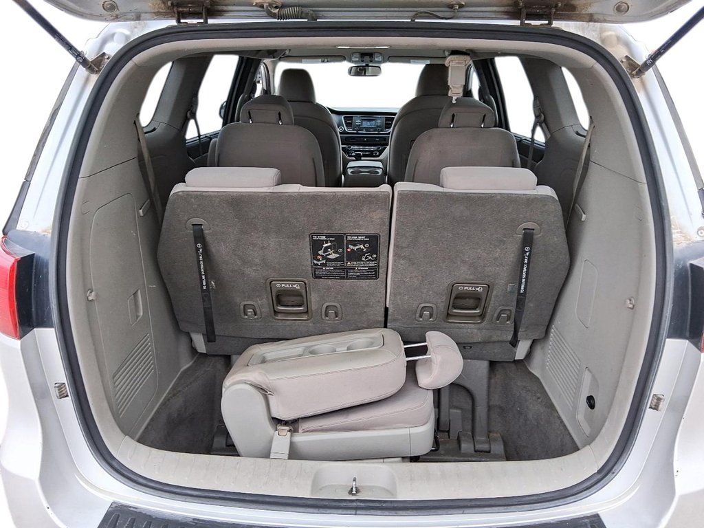 2016 Kia Sedona LX in Stratford, Ontario - 6 - w1024h768px