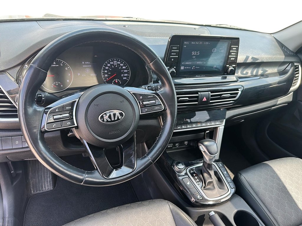 2021 Kia Seltos EX AWD in Stratford, Ontario - 8 - w1024h768px