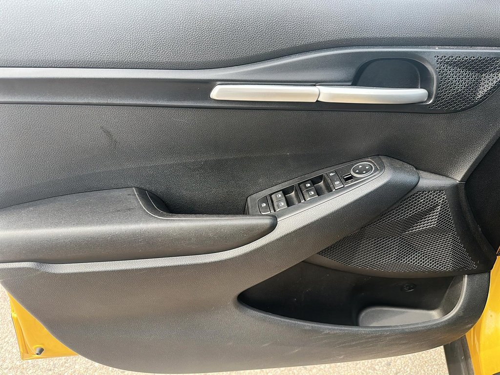 2021 Kia Seltos LX in Stratford, Ontario - 10 - w1024h768px