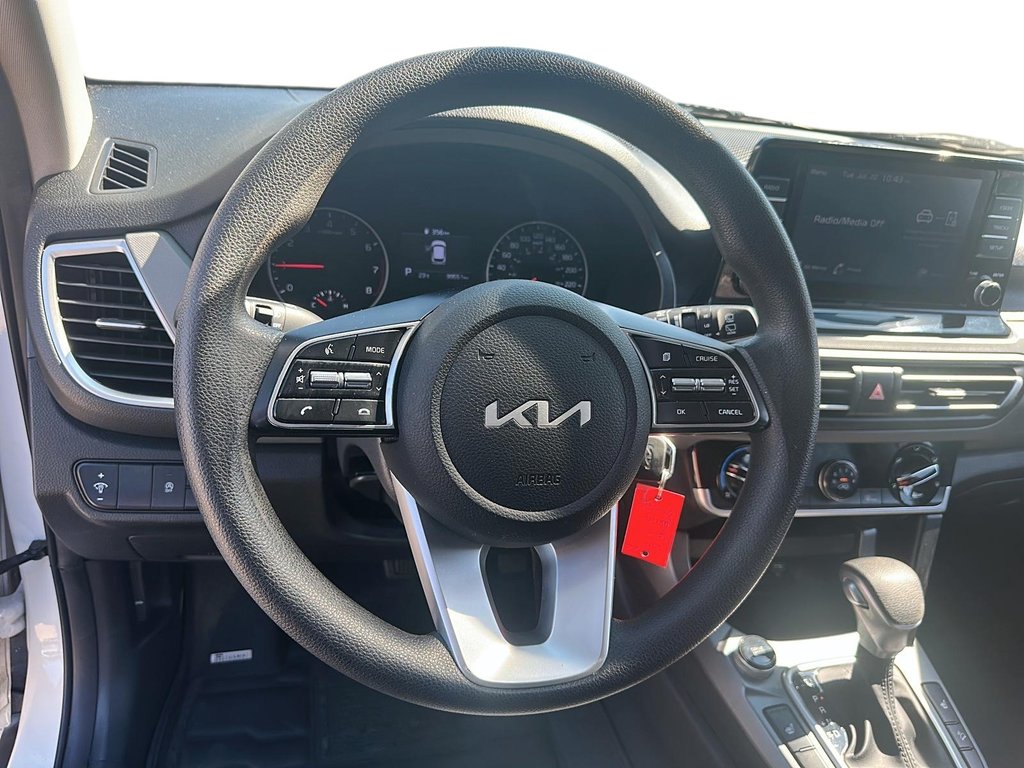 2022 Kia Seltos LX FWD in Stratford, Ontario - 11 - w1024h768px