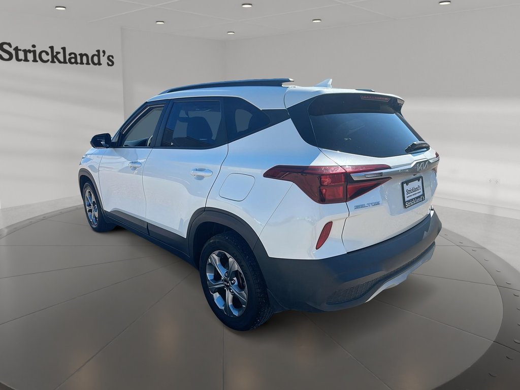 2022 Kia Seltos LX FWD in Stratford, Ontario - 4 - w1024h768px