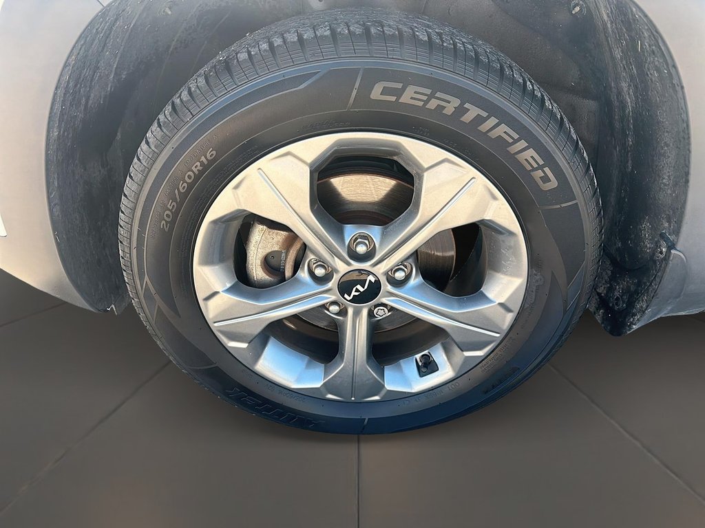 2022 Kia Seltos LX FWD in Stratford, Ontario - 7 - w1024h768px