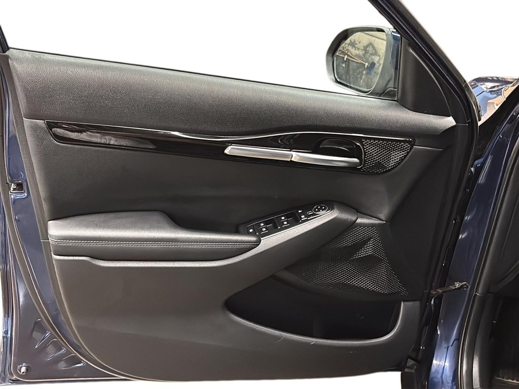 2022 Kia Seltos EX AWD in Stratford, Ontario - 10 - w1024h768px