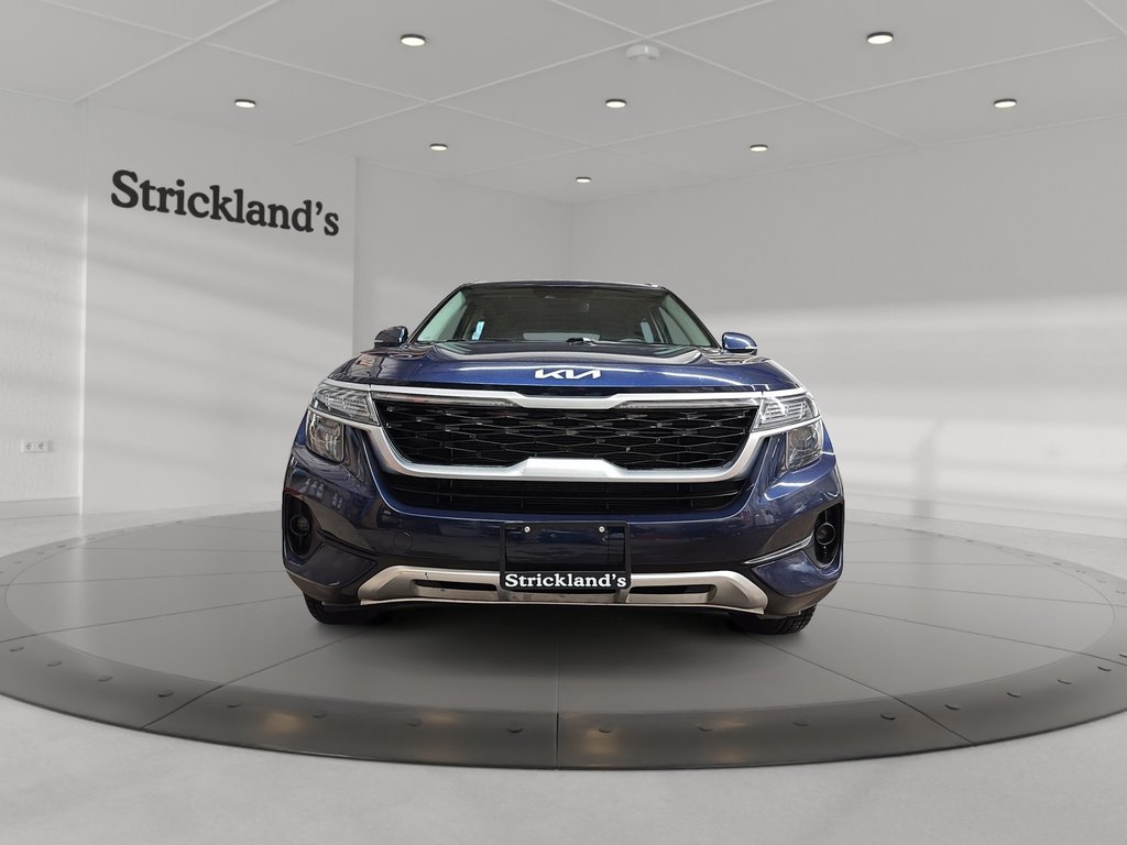 2022 Kia Seltos EX AWD in Stratford, Ontario - 2 - w1024h768px