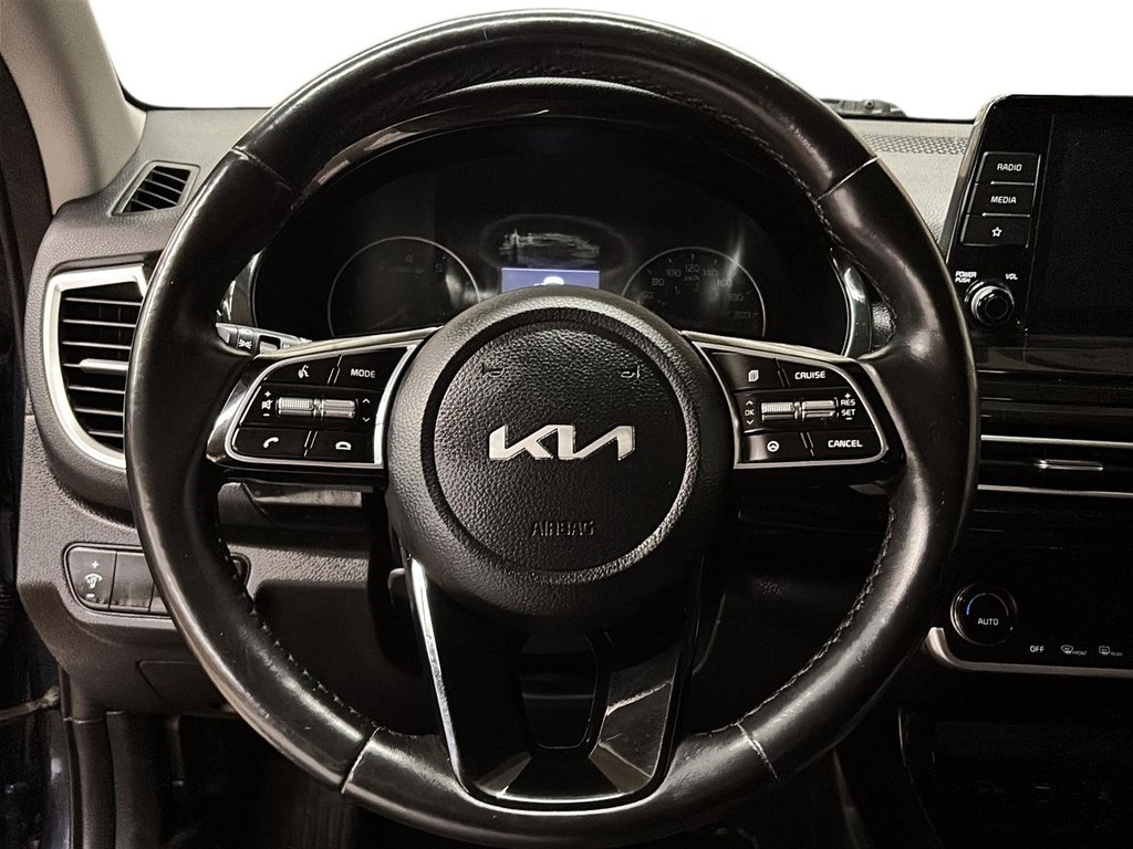 2022 Kia Seltos EX AWD in Stratford, Ontario - 11 - w1024h768px