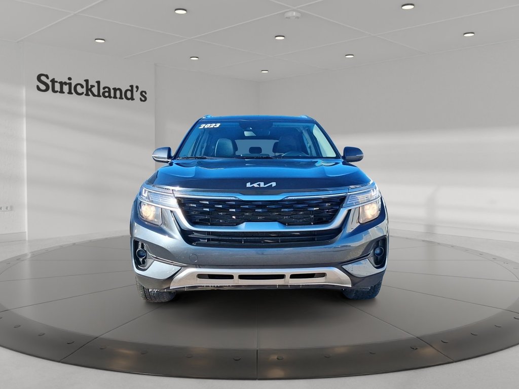 2023 Kia Seltos EX AWD in Stratford, Ontario - 2 - w1024h768px