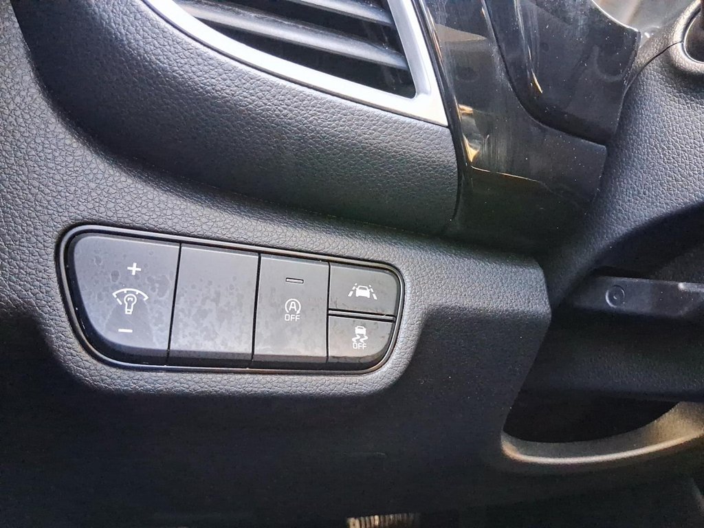 2023 Kia Seltos EX AWD in Stratford, Ontario - 17 - w1024h768px