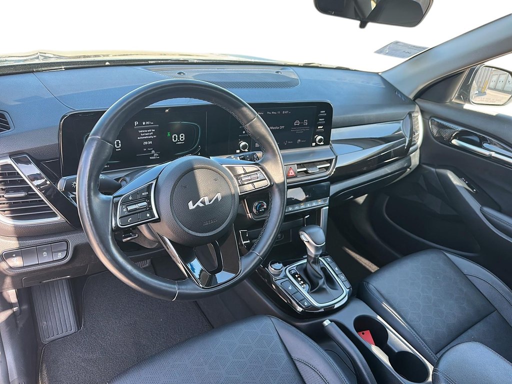 2024 Kia Seltos EX AWD in Stratford, Ontario - 9 - w1024h768px