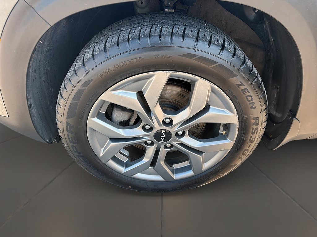 2024 Kia Seltos EX AWD in Stratford, Ontario - 7 - w1024h768px