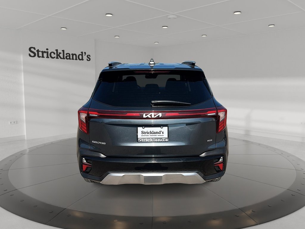 2024 Kia Seltos EX AWD in Stratford, Ontario - 3 - w1024h768px