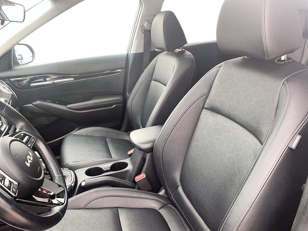 2024 Kia Seltos EX AWD in Stratford, Ontario - 8 - w1024h768px