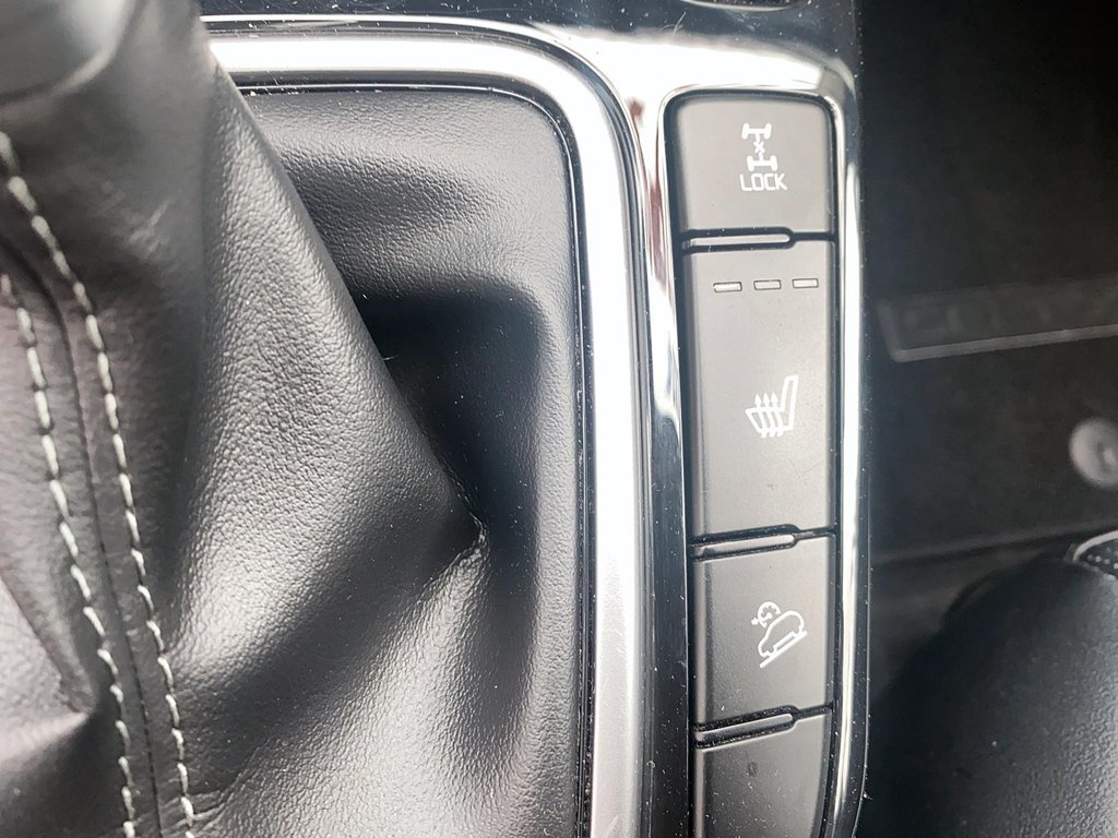 2024 Kia Seltos EX AWD in Stratford, Ontario - 15 - w1024h768px