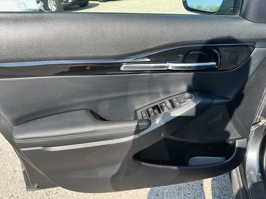 2024 Kia Seltos EX AWD in Stratford, Ontario - 10 - w1024h768px