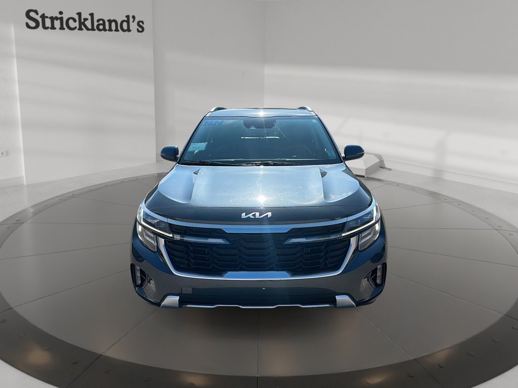 2024 Kia Seltos EX AWD in Stratford, Ontario - 2 - w1024h768px