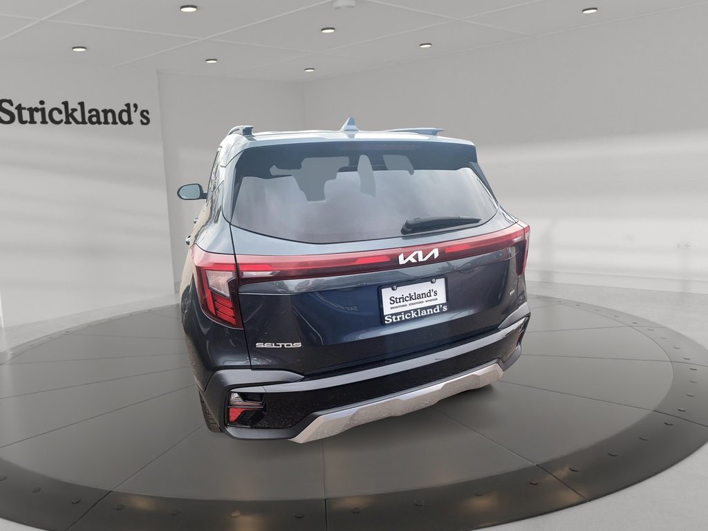 2024 Kia Seltos EX AWD in Stratford, Ontario - 3 - w1024h768px