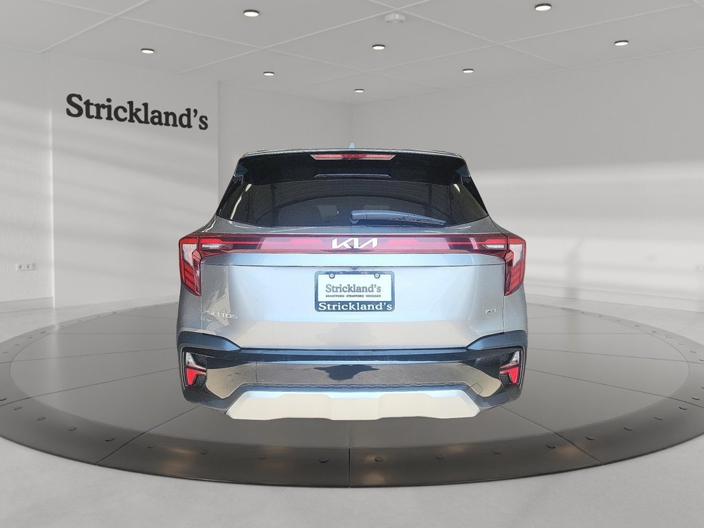 2024 Kia Seltos EX AWD in Stratford, Ontario - 3 - w1024h768px