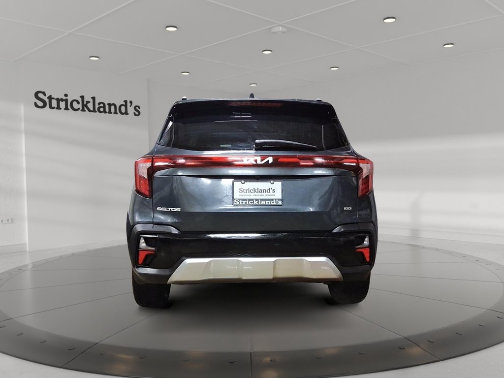 2024 Kia Seltos EX AWD in Stratford, Ontario - 3 - w1024h768px