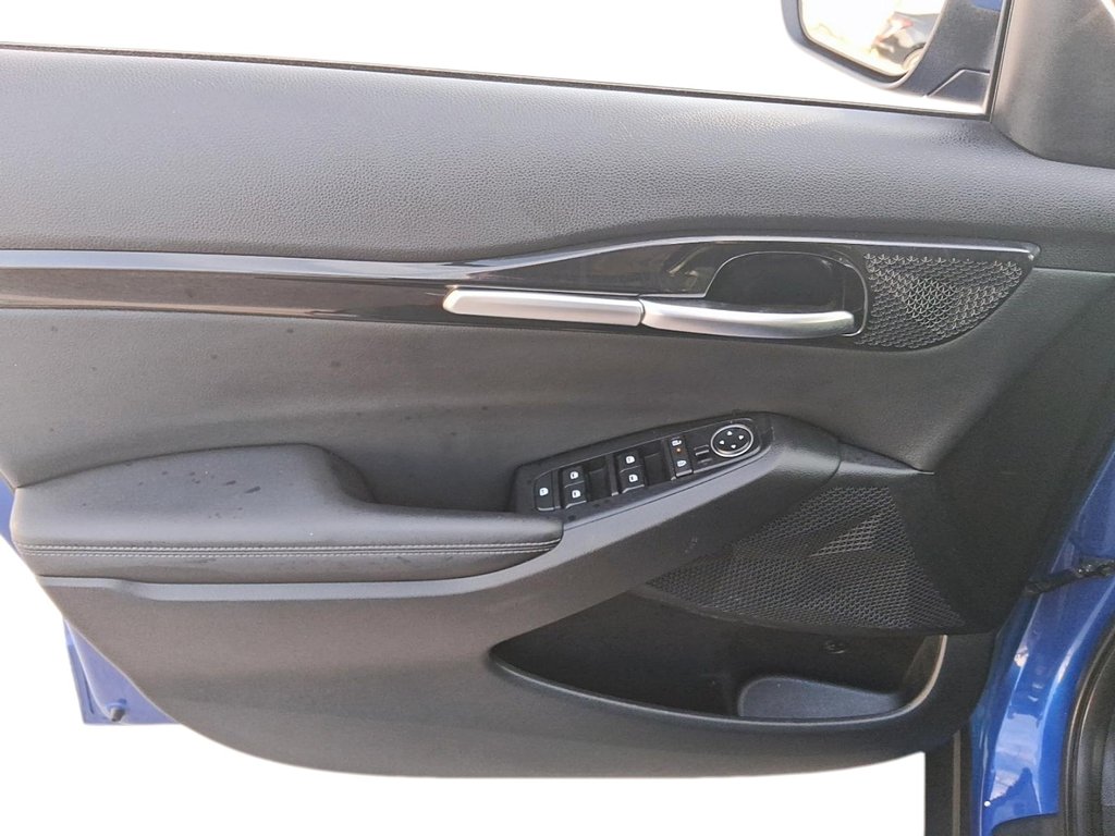 2024 Kia Seltos EX AWD in Stratford, Ontario - 11 - w1024h768px