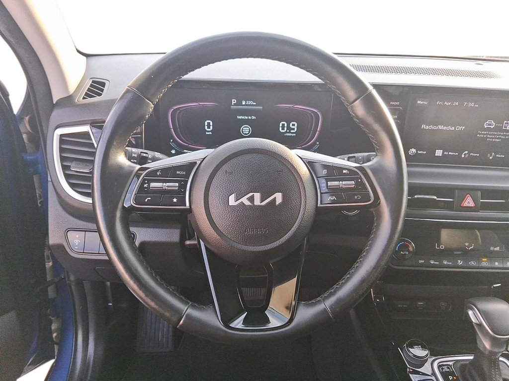 2024 Kia Seltos EX AWD in Stratford, Ontario - 12 - w1024h768px