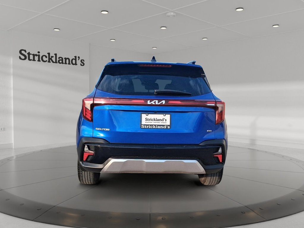 2024 Kia Seltos EX AWD in Stratford, Ontario - 3 - w1024h768px
