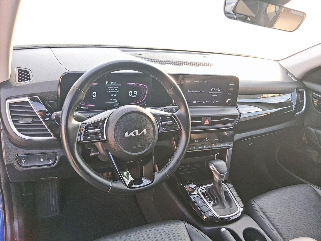 2024 Kia Seltos EX AWD in Stratford, Ontario - 10 - w1024h768px