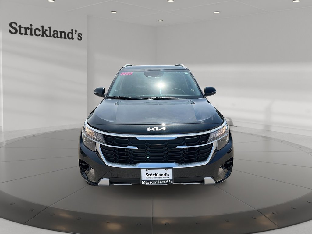 2025 Kia Seltos LX AWD in Stratford, Ontario - 2 - w1024h768px