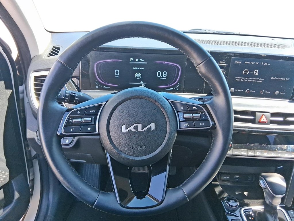 2025 Kia Seltos EX AWD in Stratford, Ontario - 12 - w1024h768px