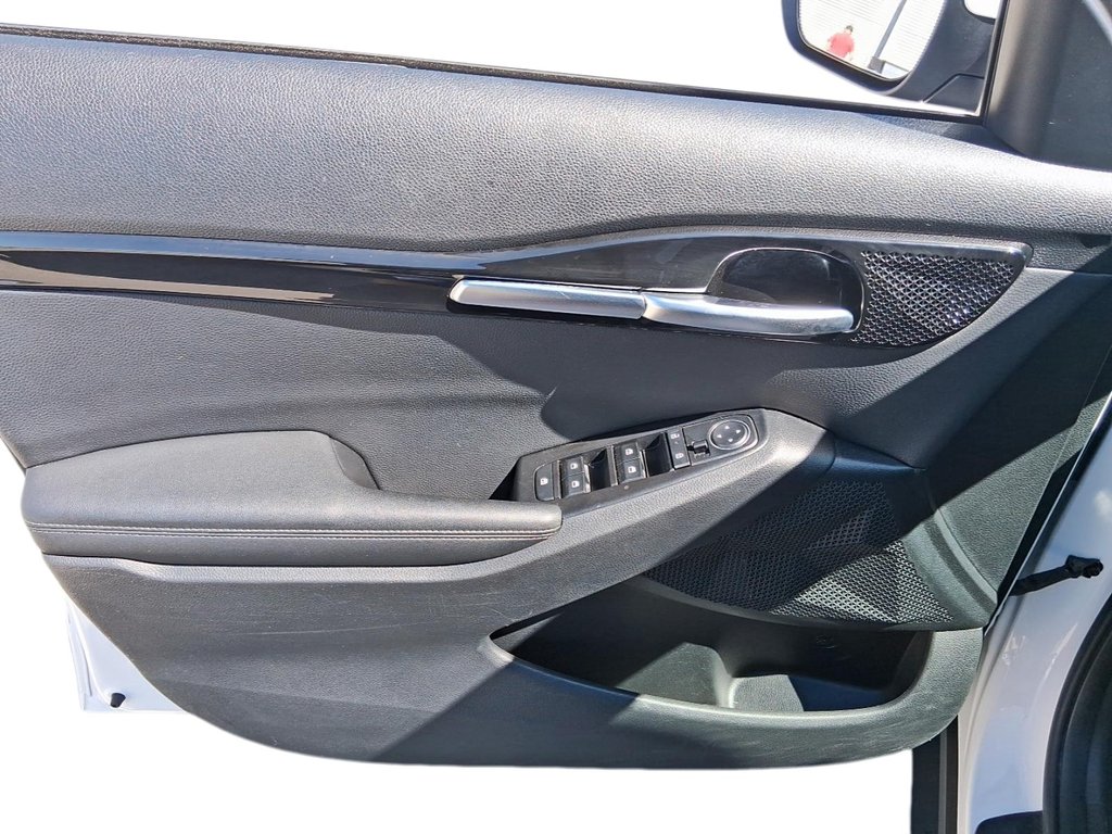 2025 Kia Seltos EX AWD in Stratford, Ontario - 11 - w1024h768px