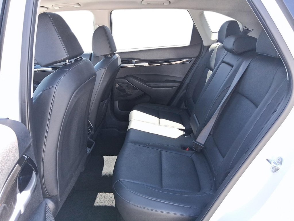 2025 Kia Seltos EX AWD in Stratford, Ontario - 9 - w1024h768px