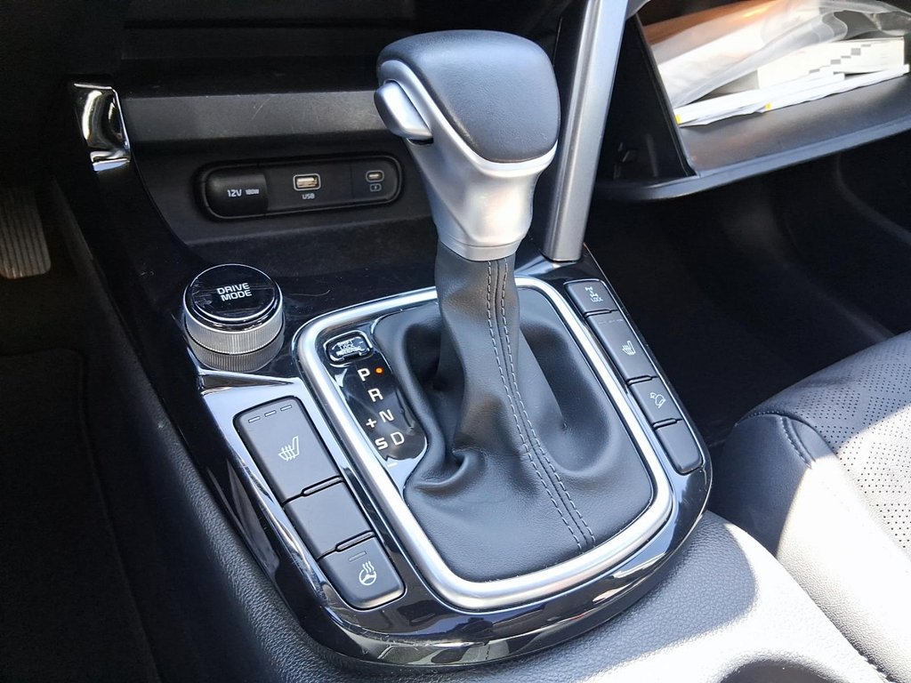 2025 Kia Seltos EX AWD in Stratford, Ontario - 17 - w1024h768px