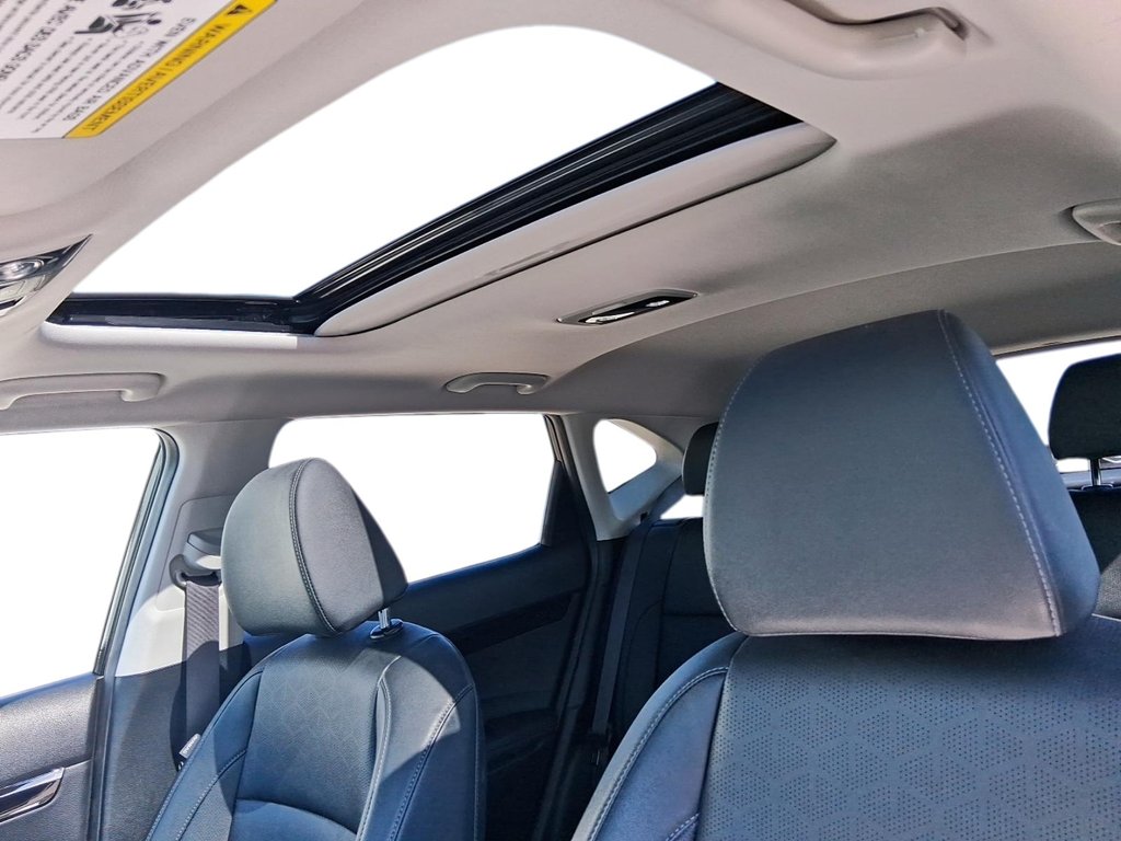 2025 Kia Seltos EX AWD in Stratford, Ontario - 18 - w1024h768px
