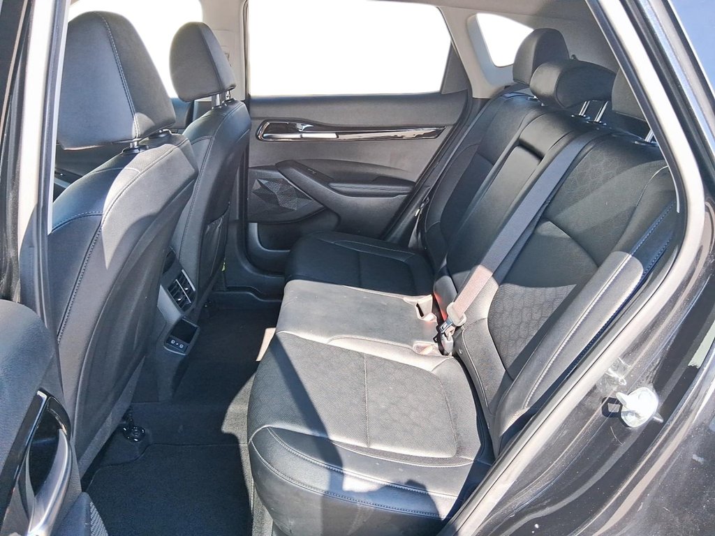 2025 Kia Seltos EX AWD in Stratford, Ontario - 9 - w1024h768px
