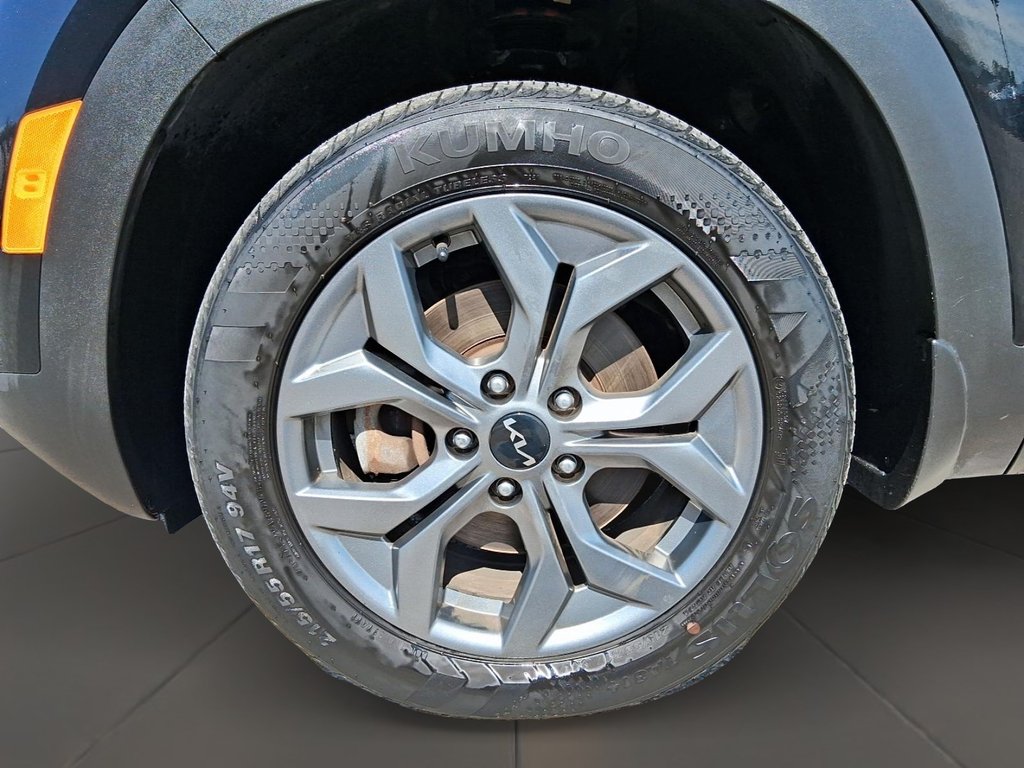 2025 Kia Seltos EX AWD in Stratford, Ontario - 7 - w1024h768px