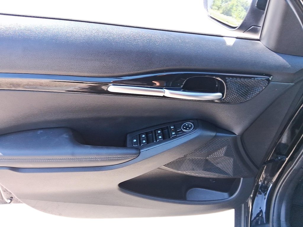 2025 Kia Seltos EX AWD in Stratford, Ontario - 11 - w1024h768px