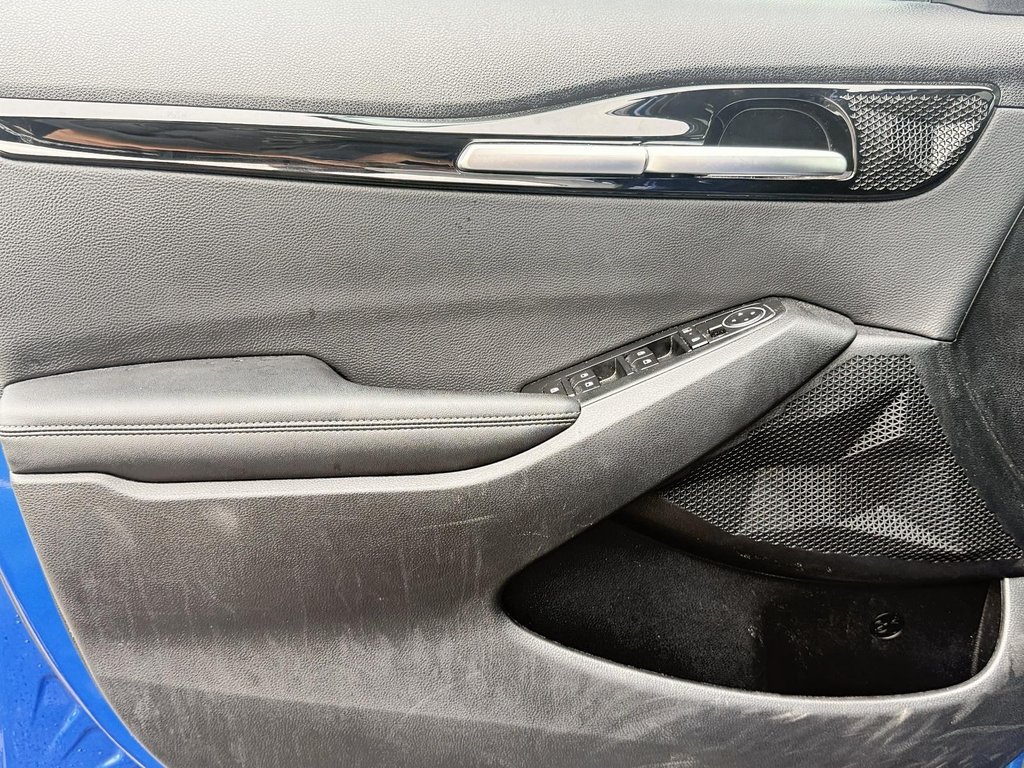2025 Kia Seltos EX AWD in Stratford, Ontario - 10 - w1024h768px
