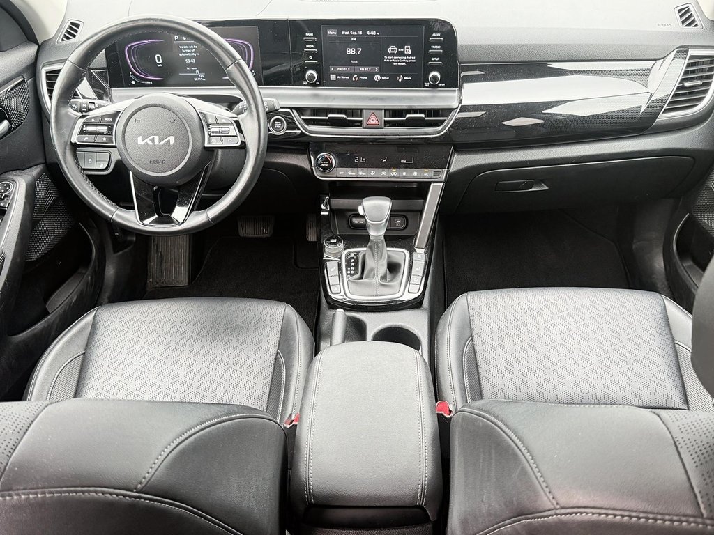 2025 Kia Seltos EX AWD in Stratford, Ontario - 9 - w1024h768px