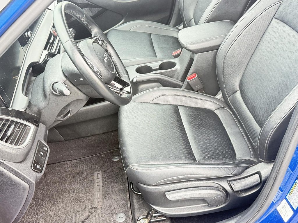2025 Kia Seltos EX AWD in Stratford, Ontario - 8 - w1024h768px