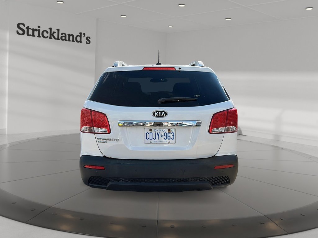 2013 Kia Sorento 3.5L LX V6 AWD at in Stratford, Ontario - 3 - w1024h768px