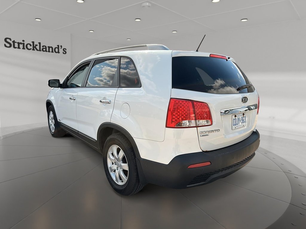 2013 Kia Sorento 3.5L LX V6 AWD at in Stratford, Ontario - 4 - w1024h768px