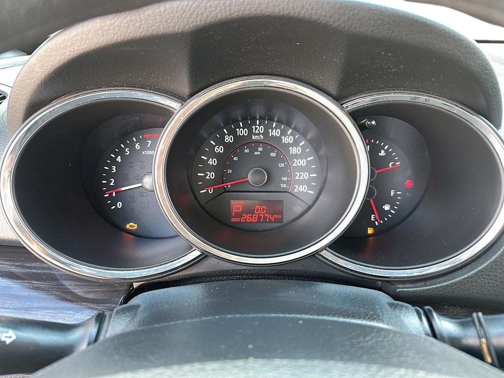 2013 Kia Sorento 3.5L LX V6 AWD at in Stratford, Ontario - 12 - w1024h768px