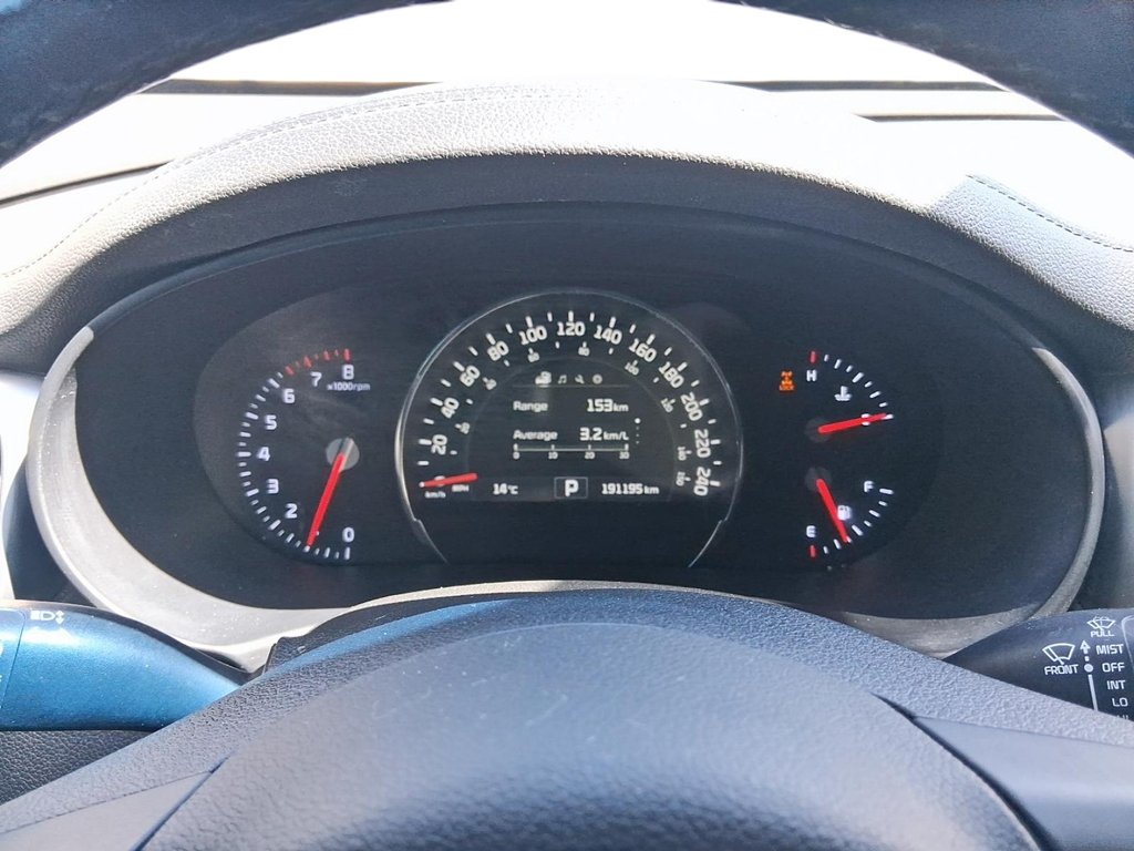 2016 Kia Sorento AWD EX Turbo in Stratford, Ontario - 16 - w1024h768px