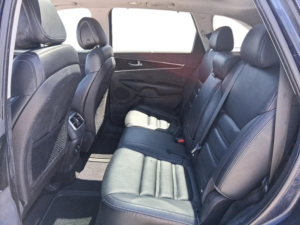 2016 Kia Sorento AWD EX Turbo in Stratford, Ontario - 10 - w1024h768px