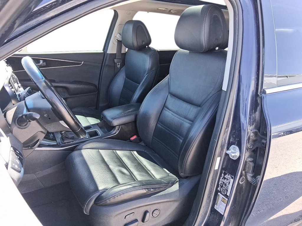 2016 Kia Sorento AWD EX Turbo in Stratford, Ontario - 9 - w1024h768px