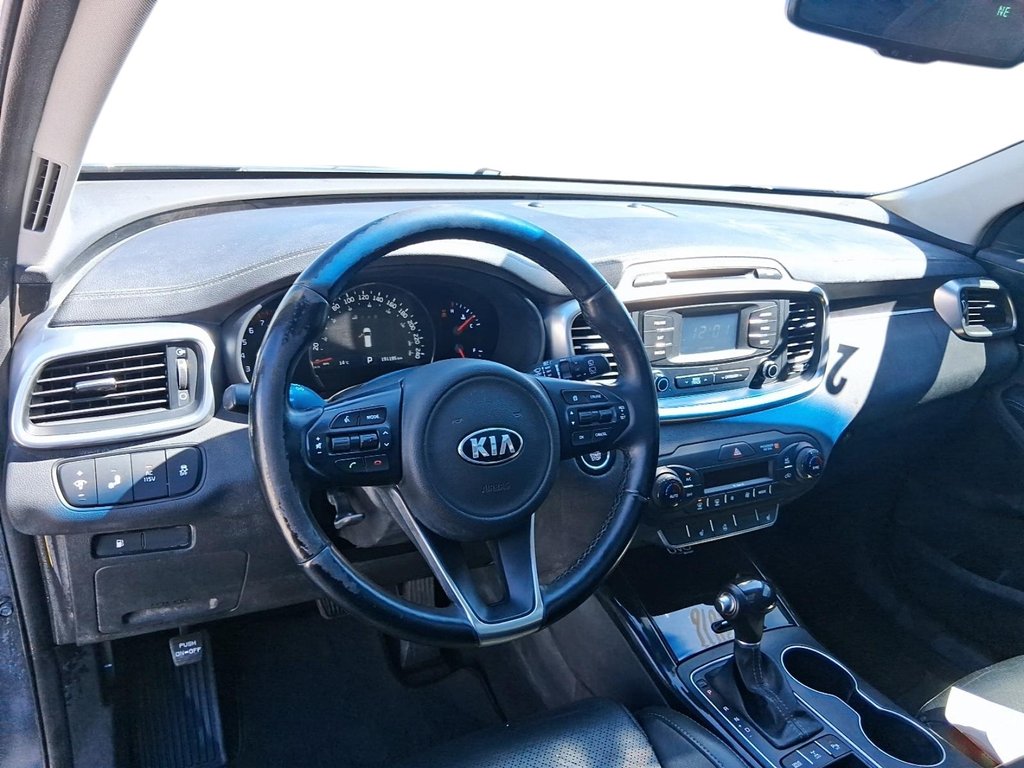 2016 Kia Sorento AWD EX Turbo in Stratford, Ontario - 12 - w1024h768px