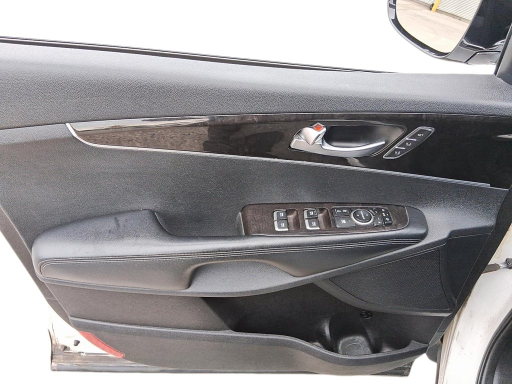 2016 Kia Sorento AWD EX V6 (7-Seater) in Stratford, Ontario - 12 - w1024h768px