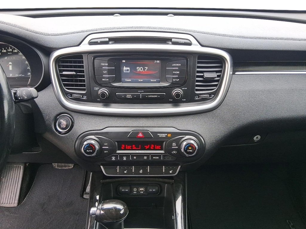 2016 Kia Sorento AWD EX V6 (7-Seater) in Stratford, Ontario - 16 - w1024h768px